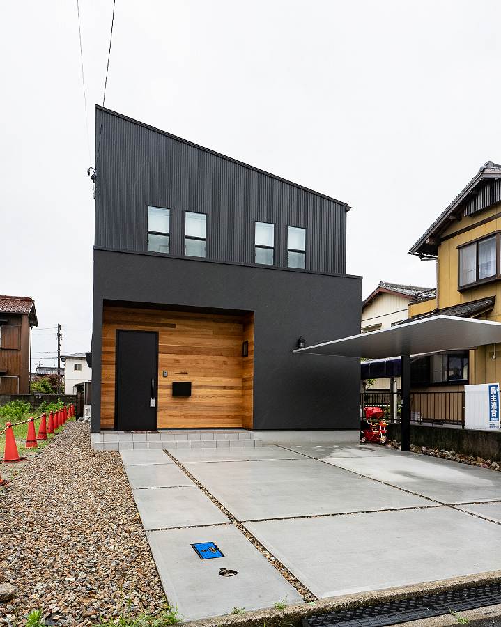 三重県桑名市のガルバリウム ウッドのおしゃれなお家のインテリア紹介 おしゃれな家を建てる工務店moana